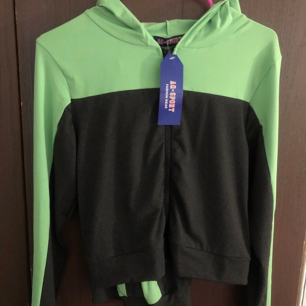 💚Green and gray jogging suit💚